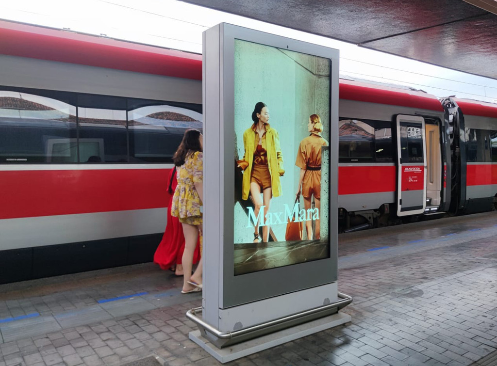 europe media impianti pubblicitari stazione ferroviaria venezia cliente max mara