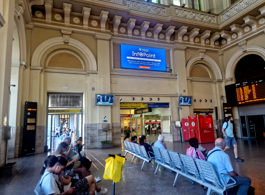 europe media campagna pubblicitaria uni genova stazione genova brignole